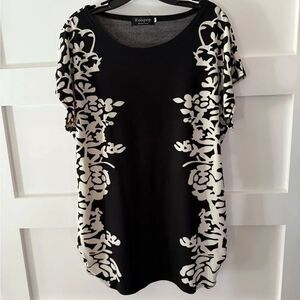 Relipop Black and White Floral Women's Top or dress size Large